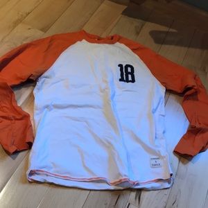 GAP long-sleeved shirt